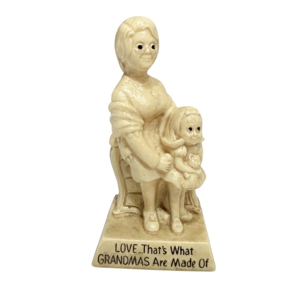 Vintage Other - 1971 Russ Berries "Love That's What GRANDMAS Are Made Of"